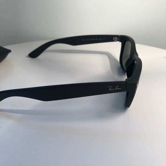 Ray-Ban New Wayfarer Black Classic Sunglasses - Picture 5 of 6